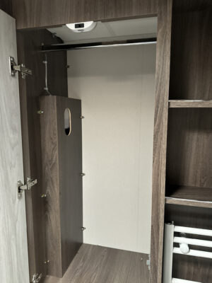 2025 Coachman Lusso III wardrobe